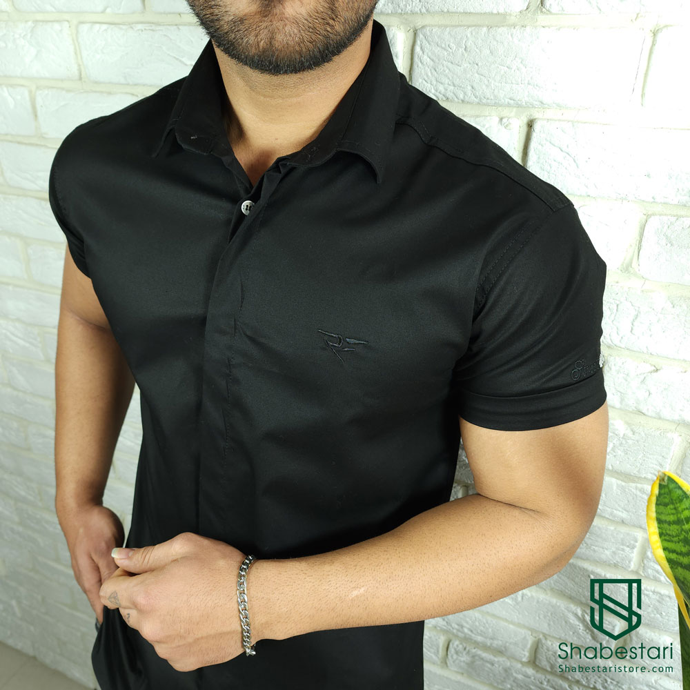 Simple black short sleeve Kareena shirt555
